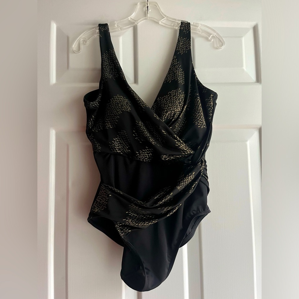 Miraclesuit Bathing Suit Black and Gold Check Measurements No Size Tags Size 12?